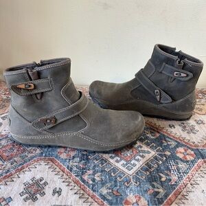 Merrell “Goose” Haven Duo Gray Waterproof Leather Hiking Performance Ankle Boots